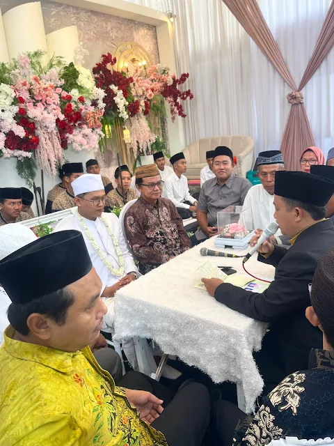 Kepala Kantor Kementerian Agama Banyuwangi Menyampaikan Khutbah nikah pada Pernikahan di Srono